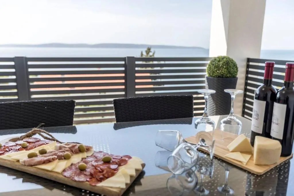 Apartment By Joe Trogir