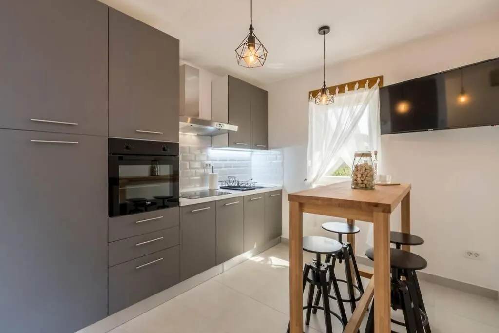 Apartment By Joe Trogir Croatia