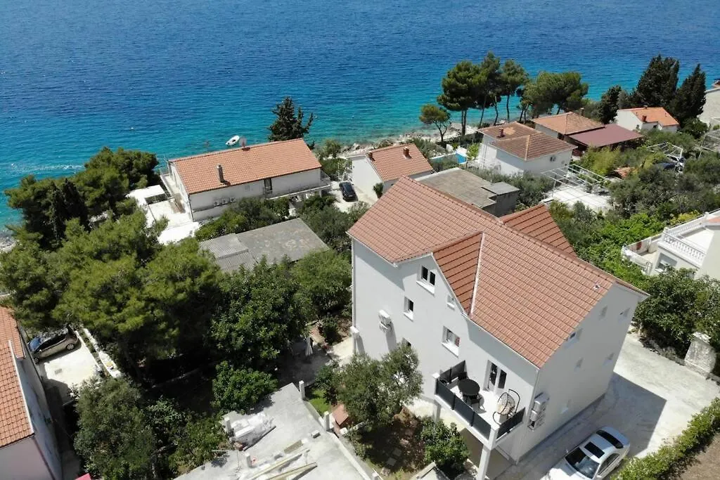 Apartment By Joe Trogir