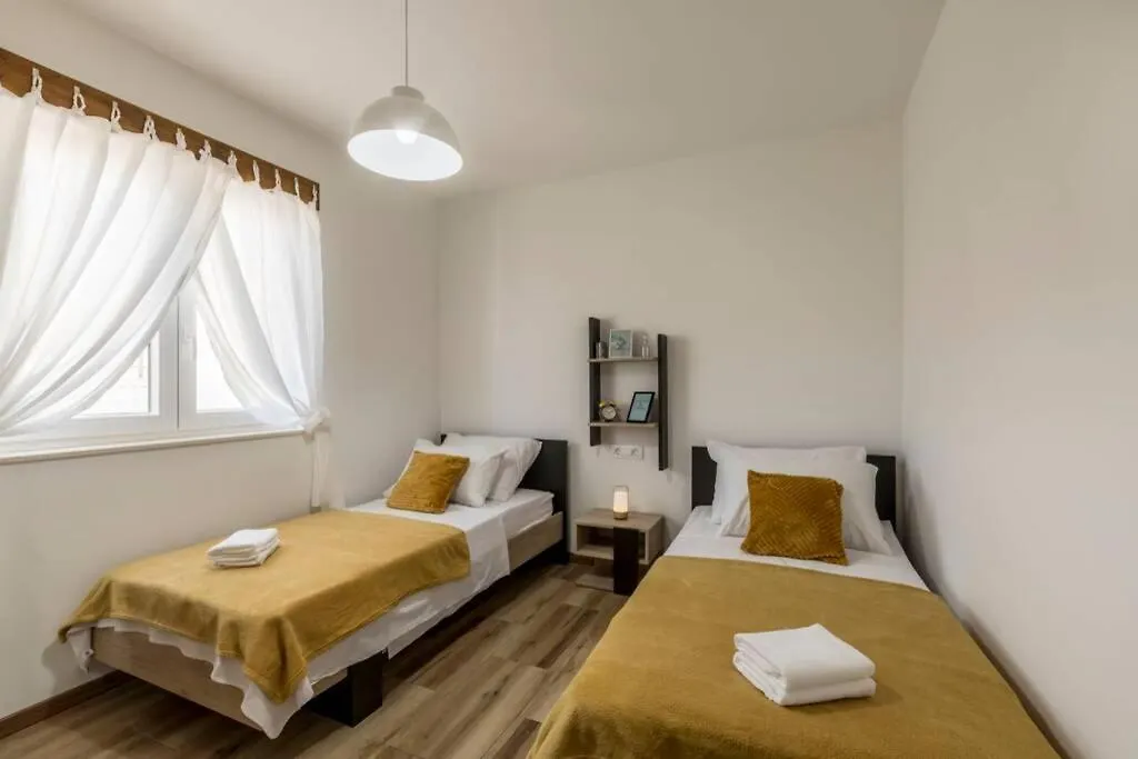 Apartment By Joe Trogir