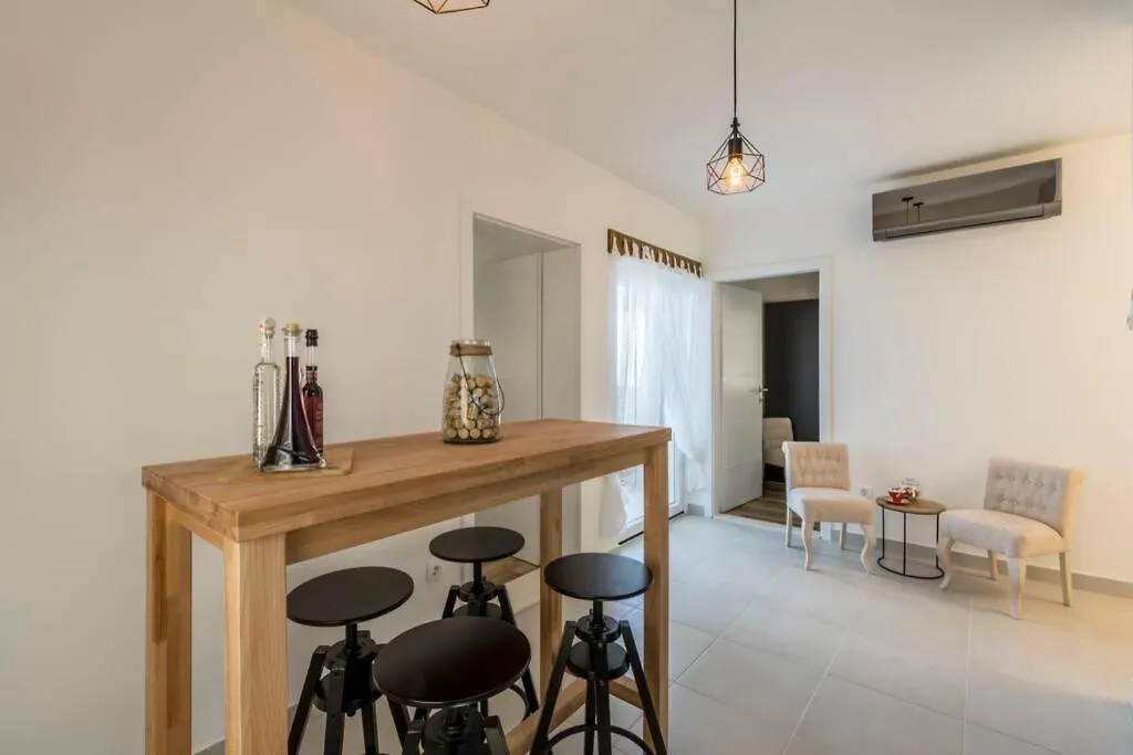Apartment By Joe Trogir